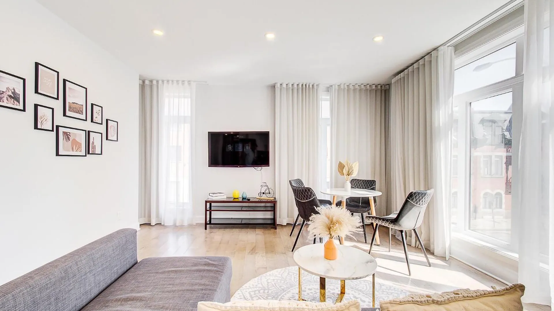 Glamorous 2-Bedroom Condo In Downtown Montreal 206 Apartment