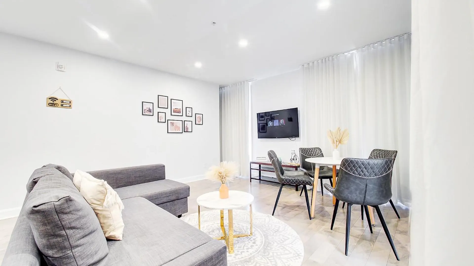 Glamorous 2-Bedroom Condo In Downtown Montreal 206