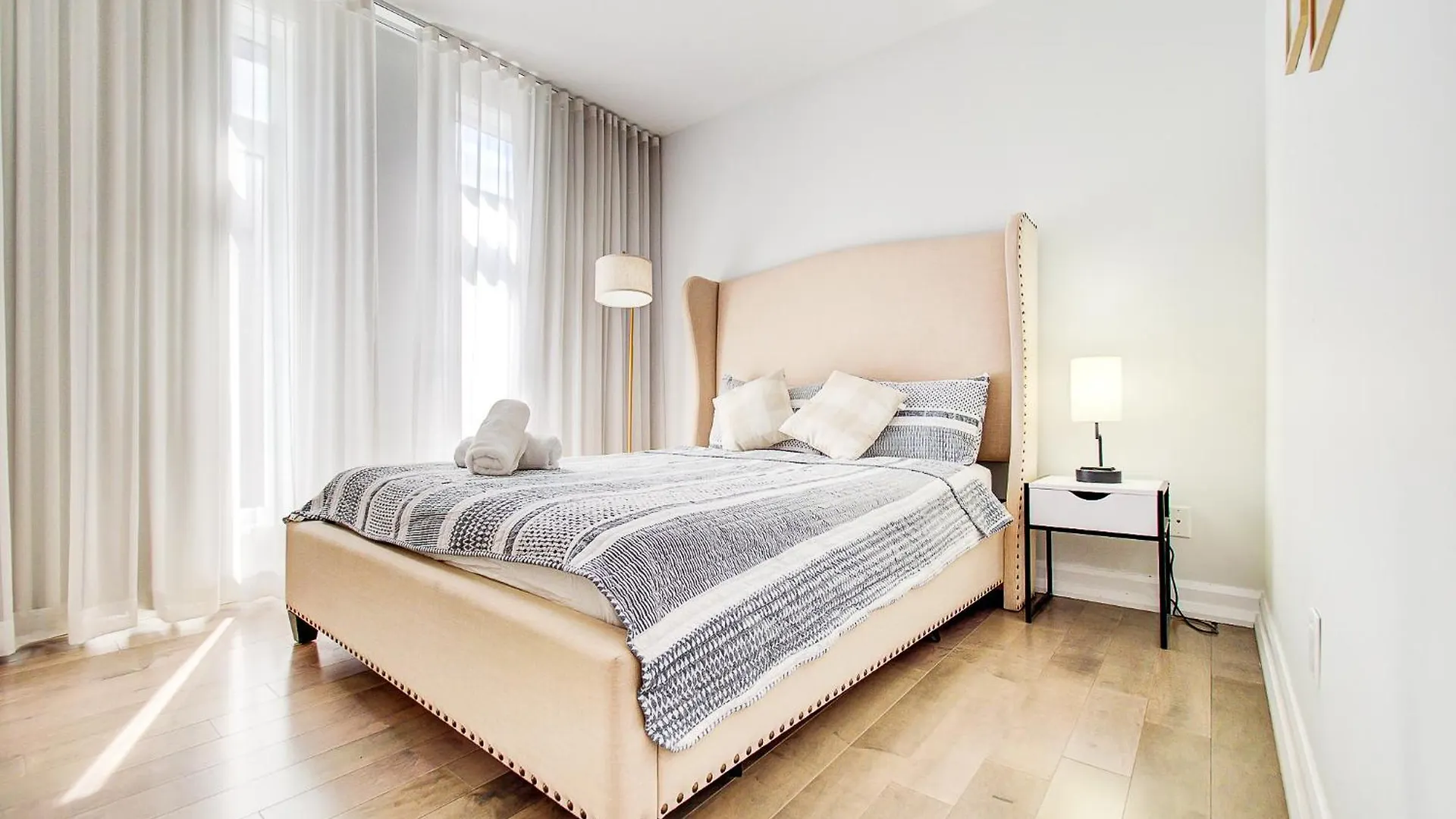 Lägenhet Glamorous 2-Bedroom Condo In Downtown Montreal 206 Kanada